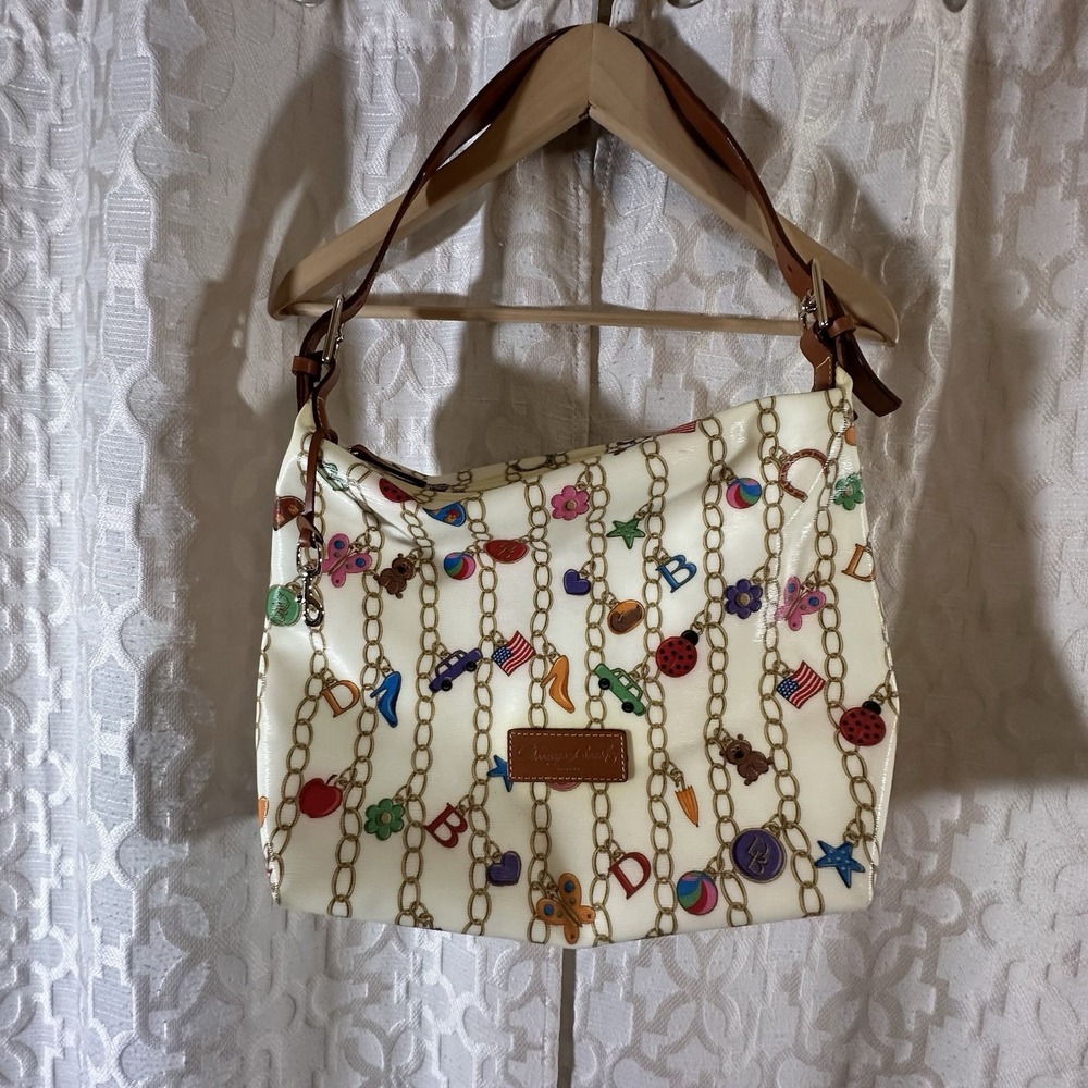 Vtg Dooney & Bourke Leather Shoulder Handbag Purse White Chain/Charm Print